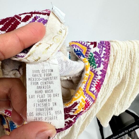 Jen's Pirate Booty Women's Cream Embroidered Boho Tapestry Gauze Top Size OS‎ - Picture 5 of 5